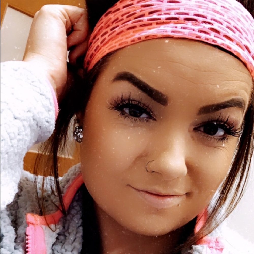 Meet your Posher, Lacy